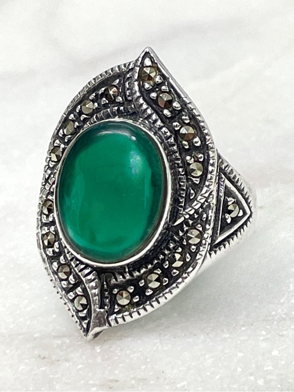 Vintage Style 925 Sterling Chrysoprase Marcasite Ring Green Cabochon 6.25